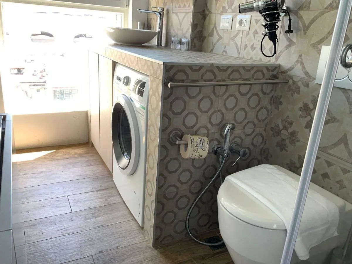 Luxury Studio Unique View Near Main Station Milán Italia